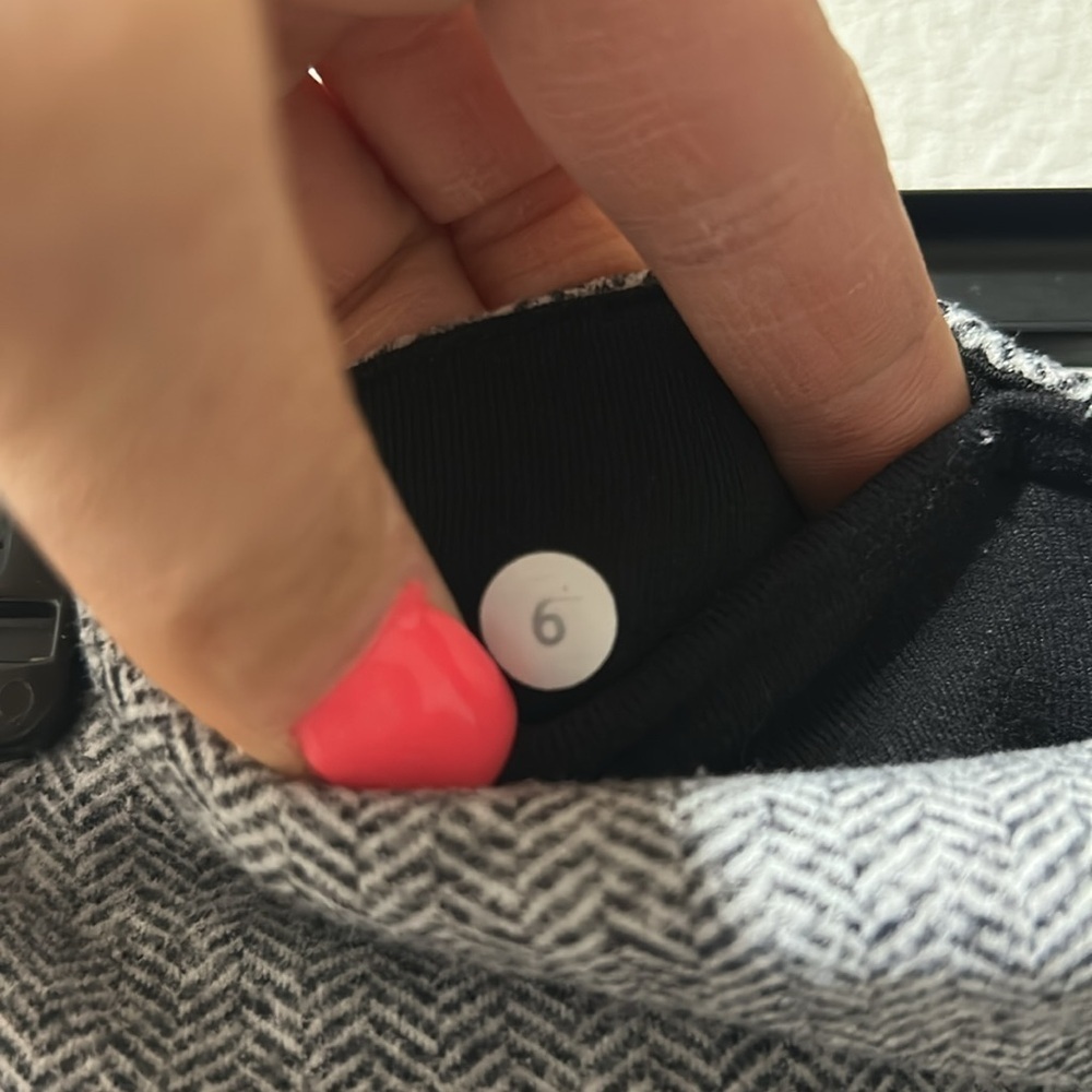 Lululemon Wunder Under Crop - Picture 7 of 7